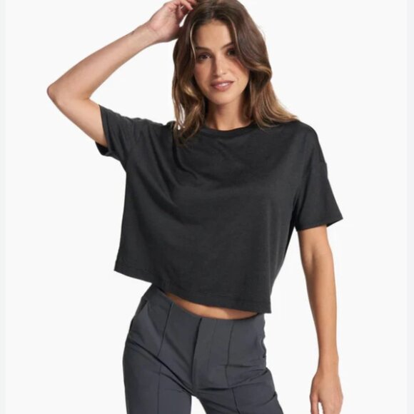 Vuori Black Energy Tee - Picture 1 of 3
